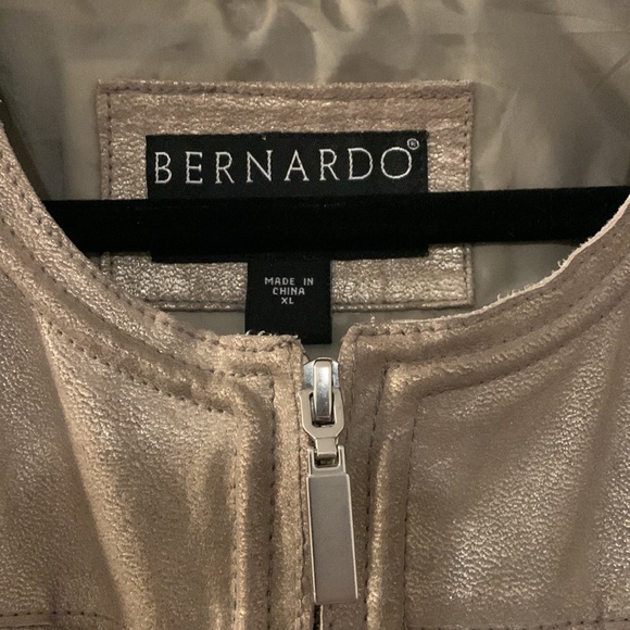 EUC Bernardo gold finish leather jacket - Picture 4 of 7